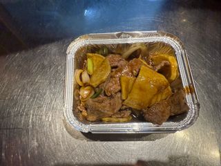 57a. Manzo con patate alla piastra