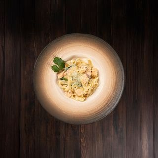 Феттучини с семгой и шпинатом (330г)