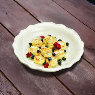 Маковые мини-сырники с голубикой и сгущёнкой (375г)