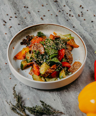 Салат с говяжьим языком (380г)