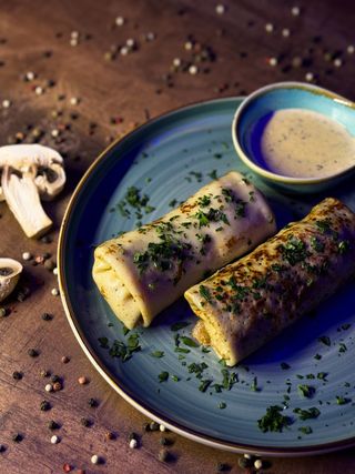 Блинчики с курицей и грибами (2шт/100г)