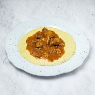 Gulaš sa svinjskim mesom