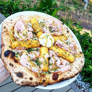 5. Mortadella, granella di pistacchio, burrata e crocchette di patate