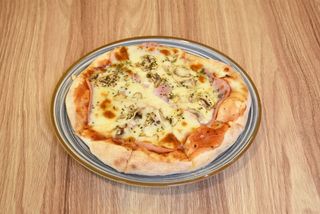 Pizza Capriciossa 