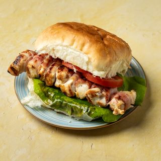 Rolovani pileći ražnjići 300g