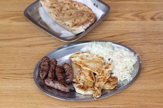 5 ćevapa + 1/2 pileći file