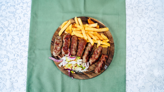 5 cevapa u lepinji sa kajmakom