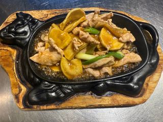 61c. Maiale con patate alla piastra