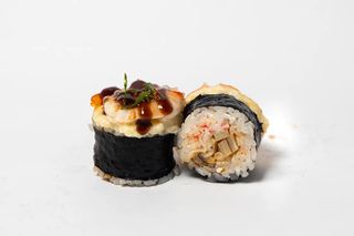 Запеченный ролл с креветкой и сыром (325г)