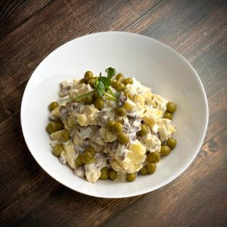 Салат Оливье с мясом (400г)