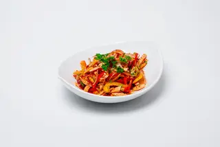 Курица с овощами в остром соусе (350г)