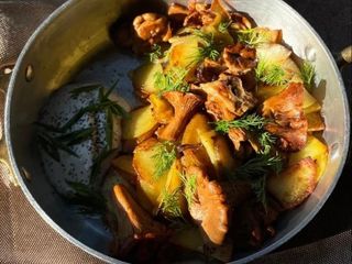 Картофель по-деревенски с лисичками (300г)