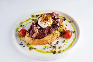 Авокадо с копчёной говядиной(160г)