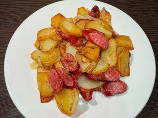 Картошка с охотничьими колбасками (300г)