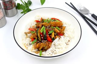 Курица в соусе терияки с рисом и овощами (300г)