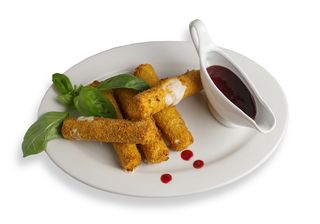 Сырные палочки Моцарелла с клюквенным соусом (180г)