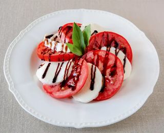 Салат Caprese (220г)