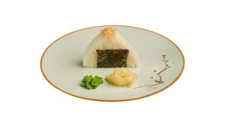 Онигири с лососем (1шт\120г)