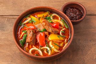 Лагман говяжий жареный (350г)