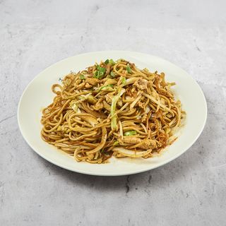 鸡肉炒面 Rezanci sa piletinom
