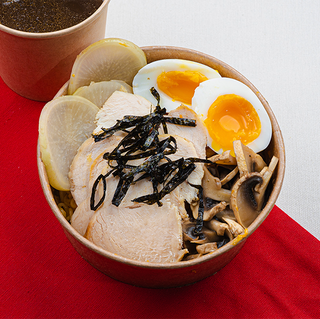 Рамен с курицей (500г)