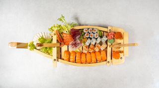 734. Barka 16 komada