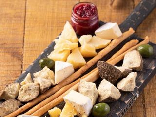 Сырное плато к вину (340г)