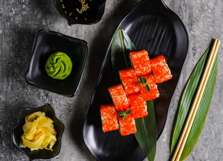 Калифорния с лососем (300г)