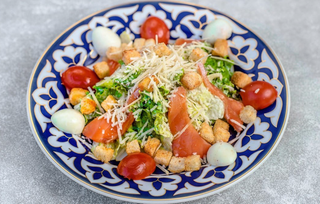 Цезарь с семгой (250г)