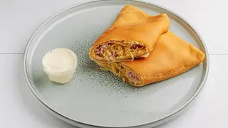 Блинчик с ветчиной и с сыром, соус (260г)