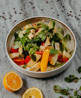 Салат с тофу (250г)