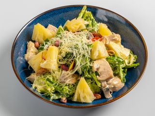 Салат с ананасом (250 г)