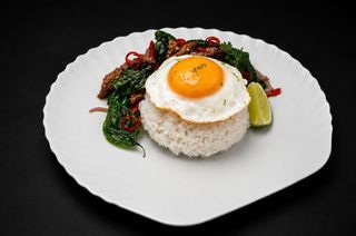 Pad krapow Basil stir-fry & fried egg