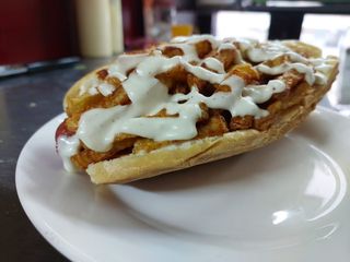 Хот-дог с двумя сосисками (400г)