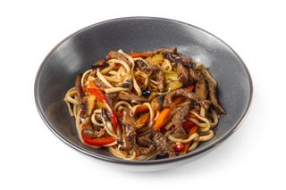 Удон с говядиной (350 г)