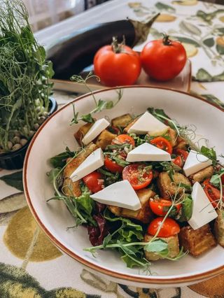 Салат с хрустящими баклажанами (190г)