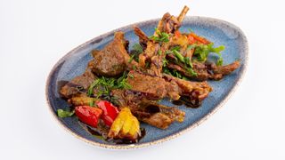 Баранья корейка, томлёная с овощами (400г)