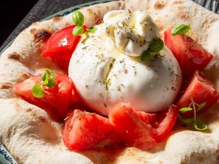 Фокачча из печи с буратой (300г)