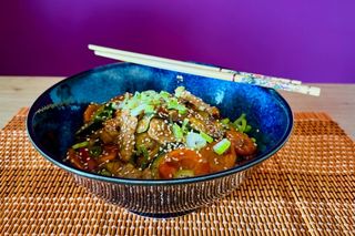 86 Vitello al wok con teriyaki e sesamo