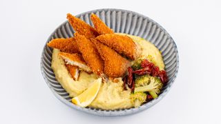 Хрустящий судак со сливочным соусом (300г)
