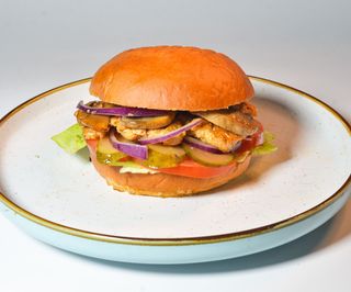 Бургер с курицей и грибами (300 г)