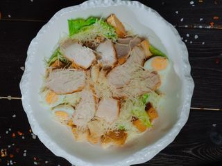 Цезарь с курицей (300г)