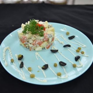 Салат Оливье С Колбасой (170 г)