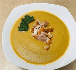 Крем-суп с копченой курицей (250 г)