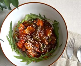 Куриная грудка с овощами в соусе терияки (350г)