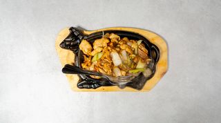 99. Tie-pan mongolska piletina