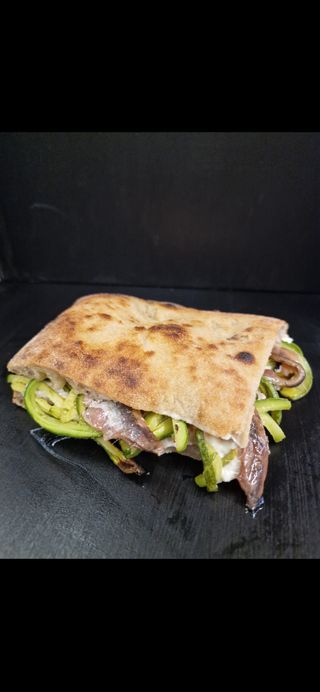 9 Acciughe mar cantabrico vera carne stracciata di burrata e zucchine periodo estivo o carciofi d inverno