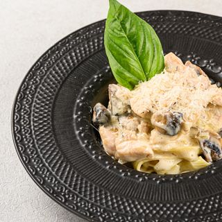 Фетучини с курицей и грибами(150г)