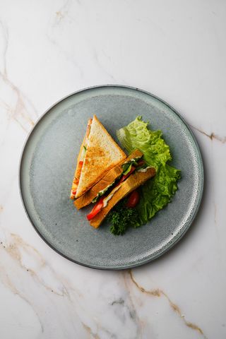 Сэндвич с курицей (320г)