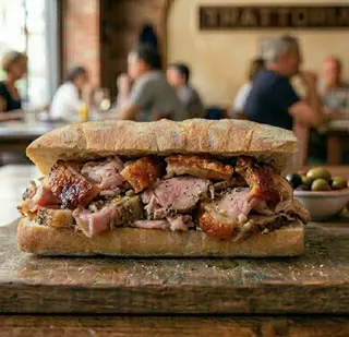 Panino tutto porchetta